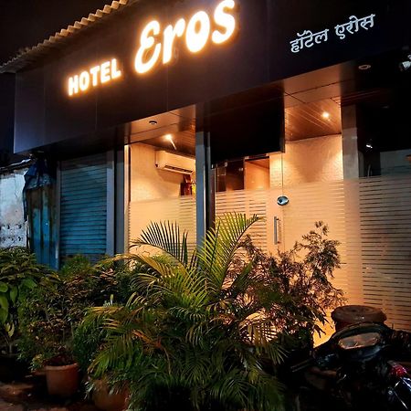 Hotel Eros - Near Airport T2 Mumbai Exterior photo