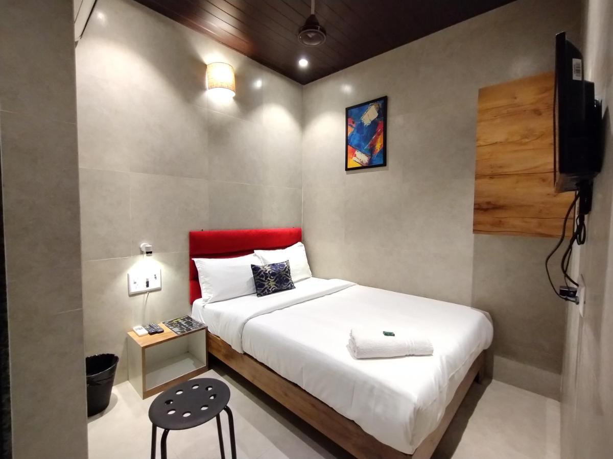 Hotel Eros - Near Airport T2 Mumbai Exterior photo