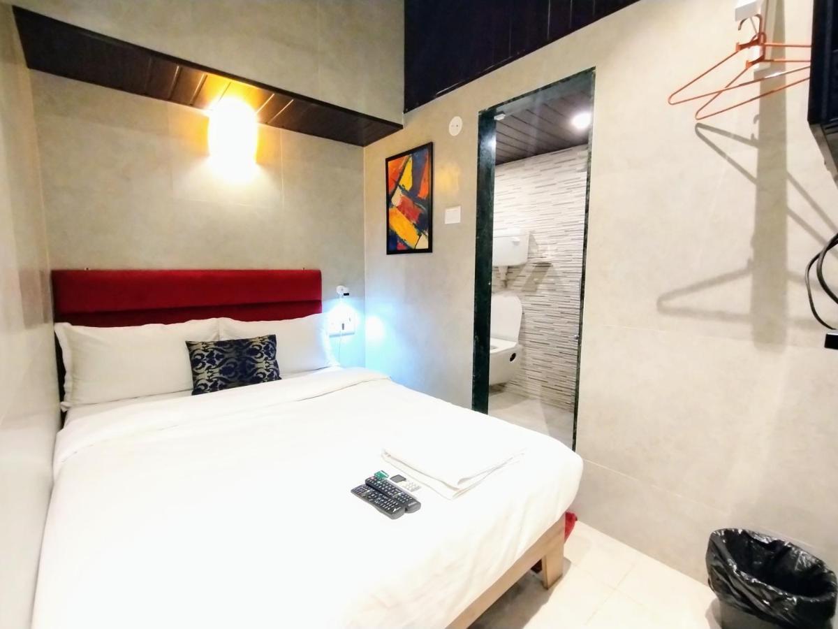 Hotel Eros - Near Airport T2 Mumbai Exterior photo